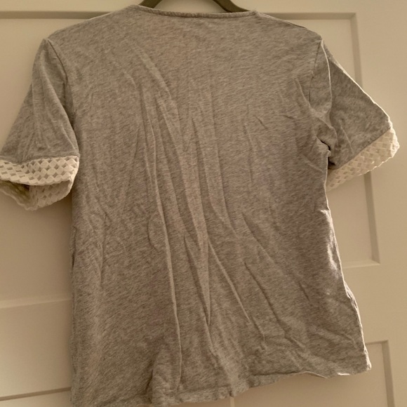 Short sleeve gray shirt with lace detail - Picture 4 of 4